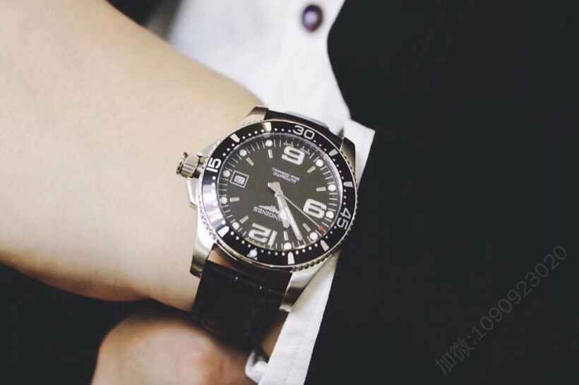 浪琴（longines）康卡斯潜水系列采用全新西铁城8215日本全新进口机。