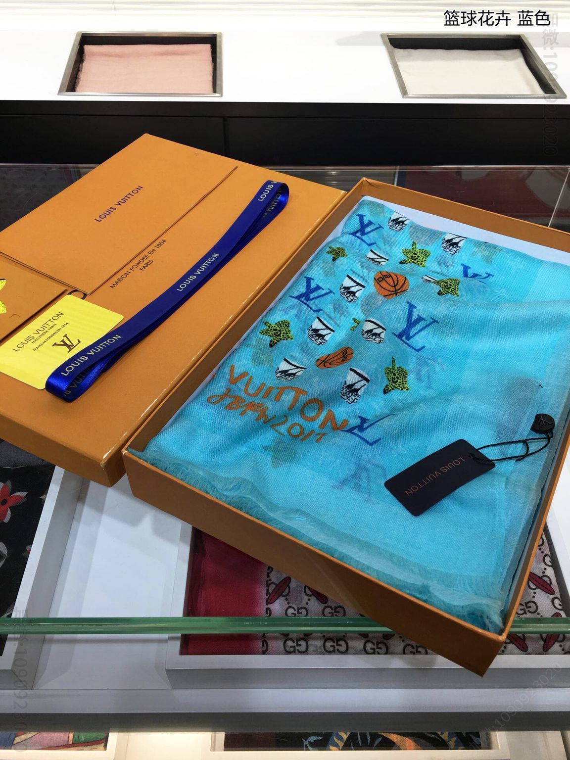 LV路易威登篮球花卉Monogram 图案羊绒长巾