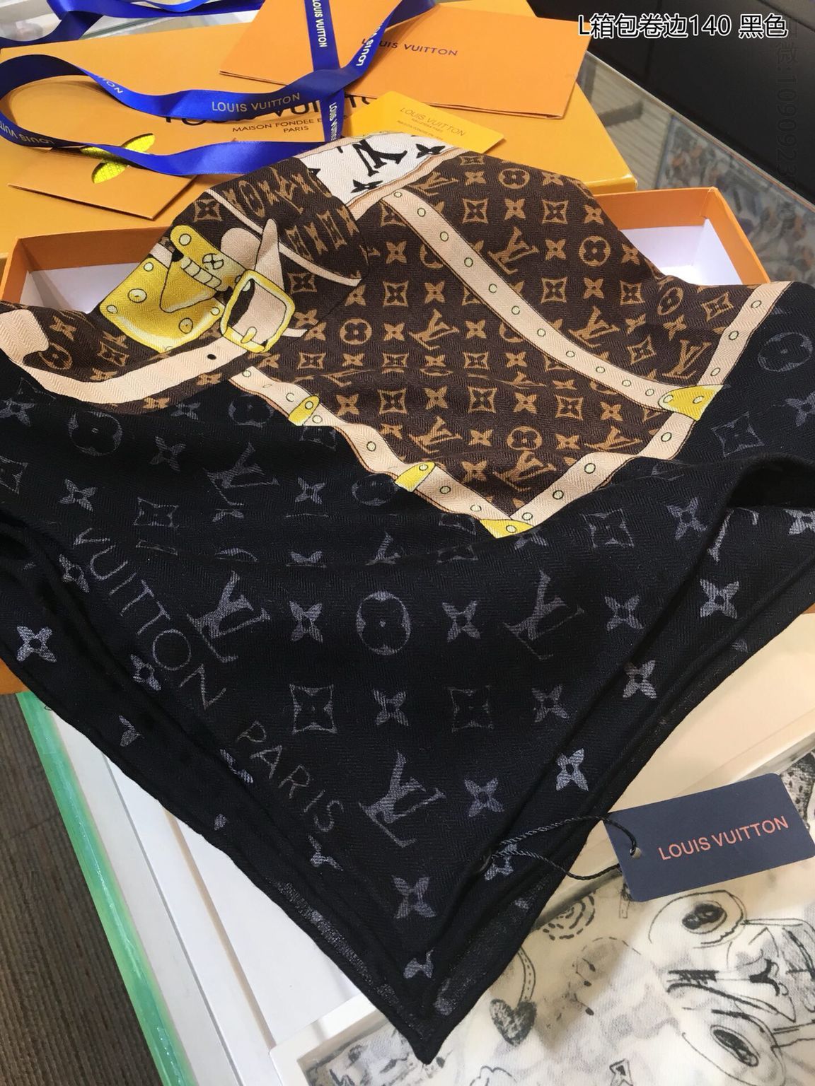 LV路易威登箱包卷边100%纯羊绒围巾