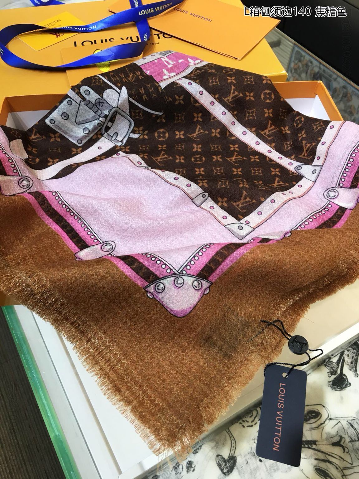 LV路易威登箱包须边100%纯羊绒围巾