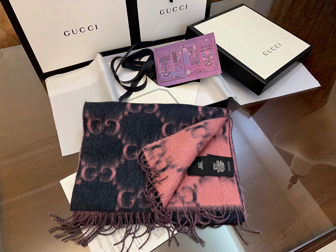 GUCCI古驰GG图案羊驼毛羊毛围巾