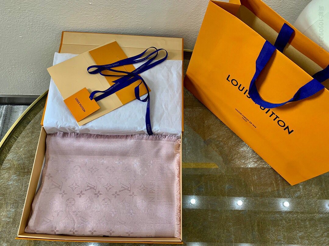 LV路易威登Monogram花纹流苏真丝围巾