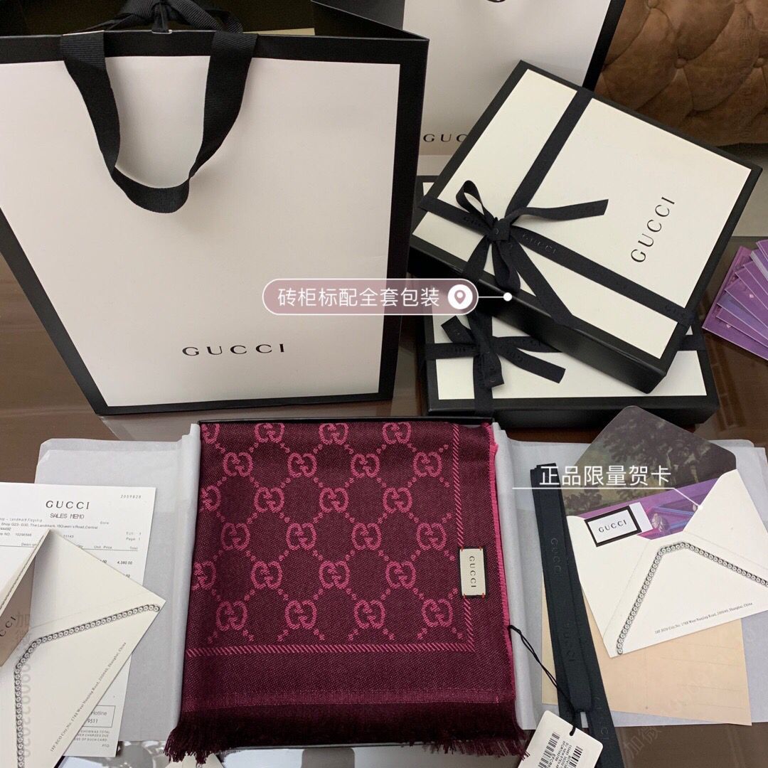 GUCCI古驰GG图案100%羊毛材质围巾