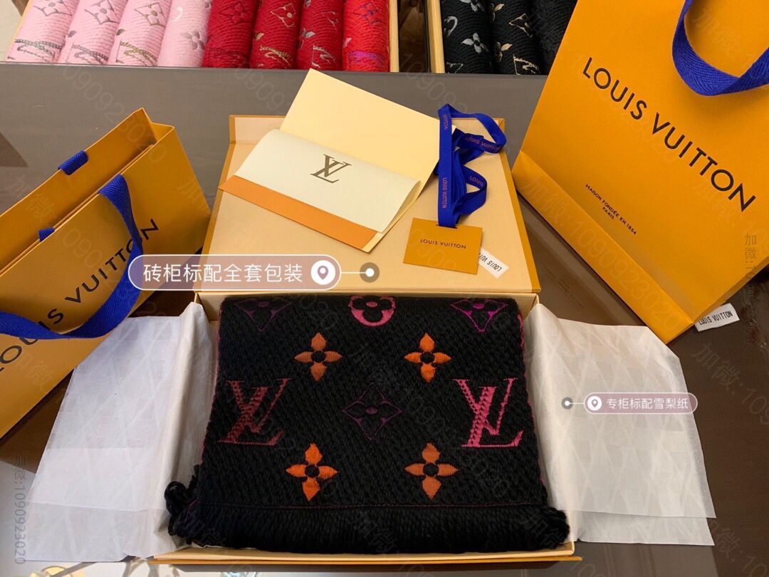 LV路易威登Monogram梭织图案羊毛真丝围巾M70899