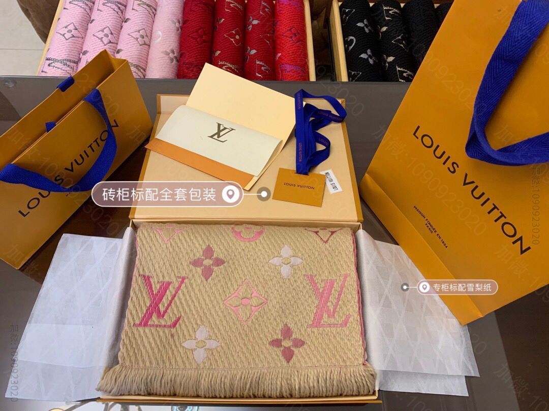 LV路易威登Monogram梭织图案羊毛真丝围巾M70899