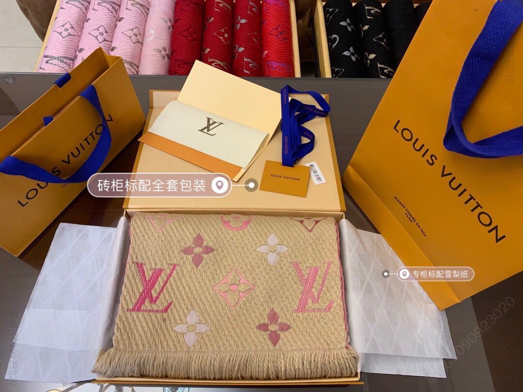LV路易威登Monogram梭织图案羊毛真丝围巾M70899