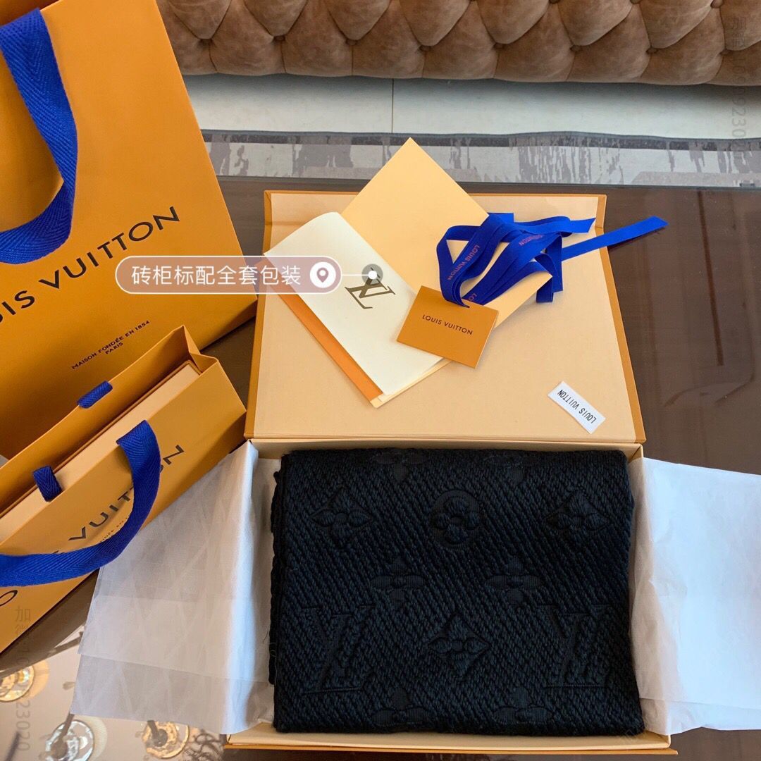 LV路易威登Monogram 大花图案羊毛真丝围巾