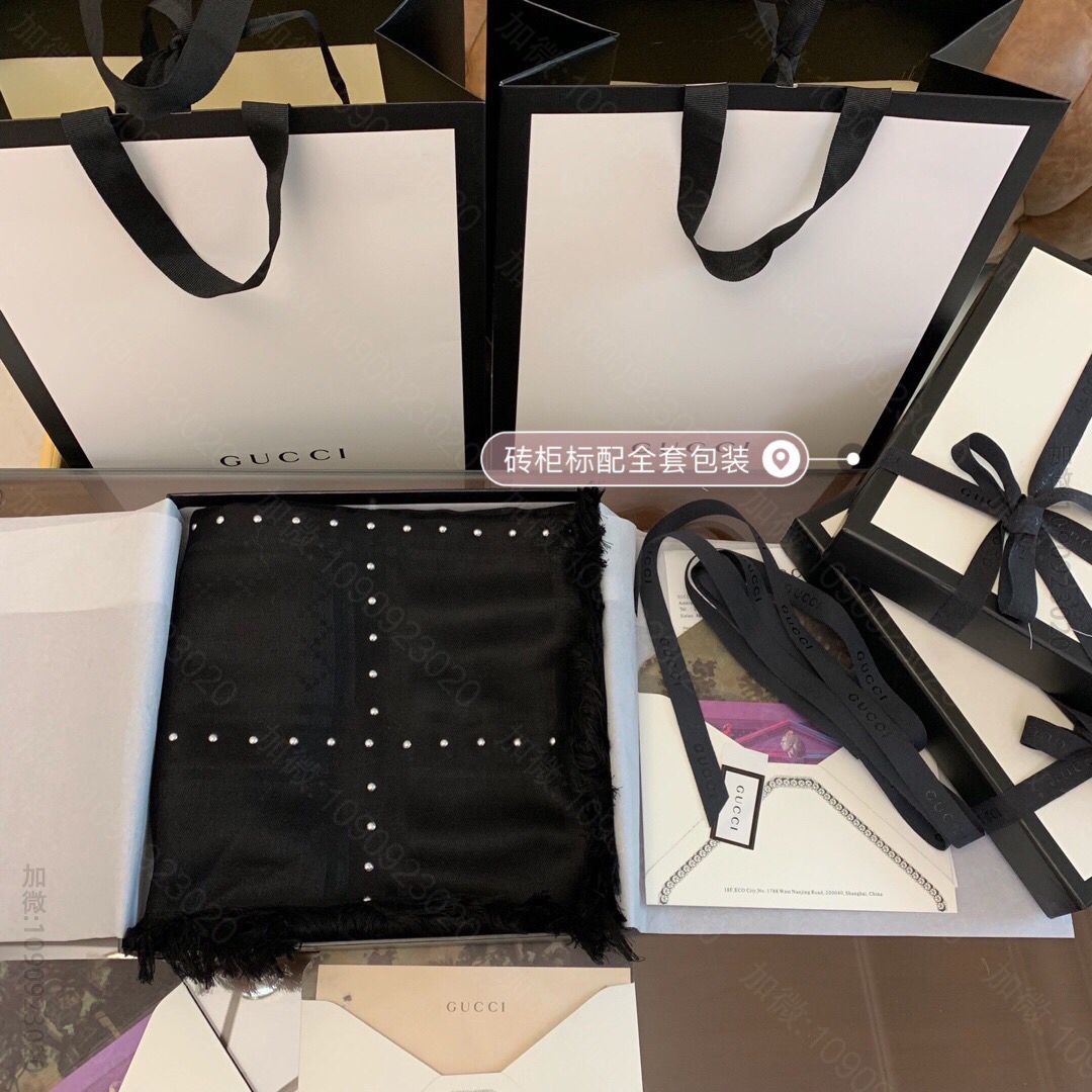 GUCCI古驰100%丝毛材质饰铆钉披肩围巾