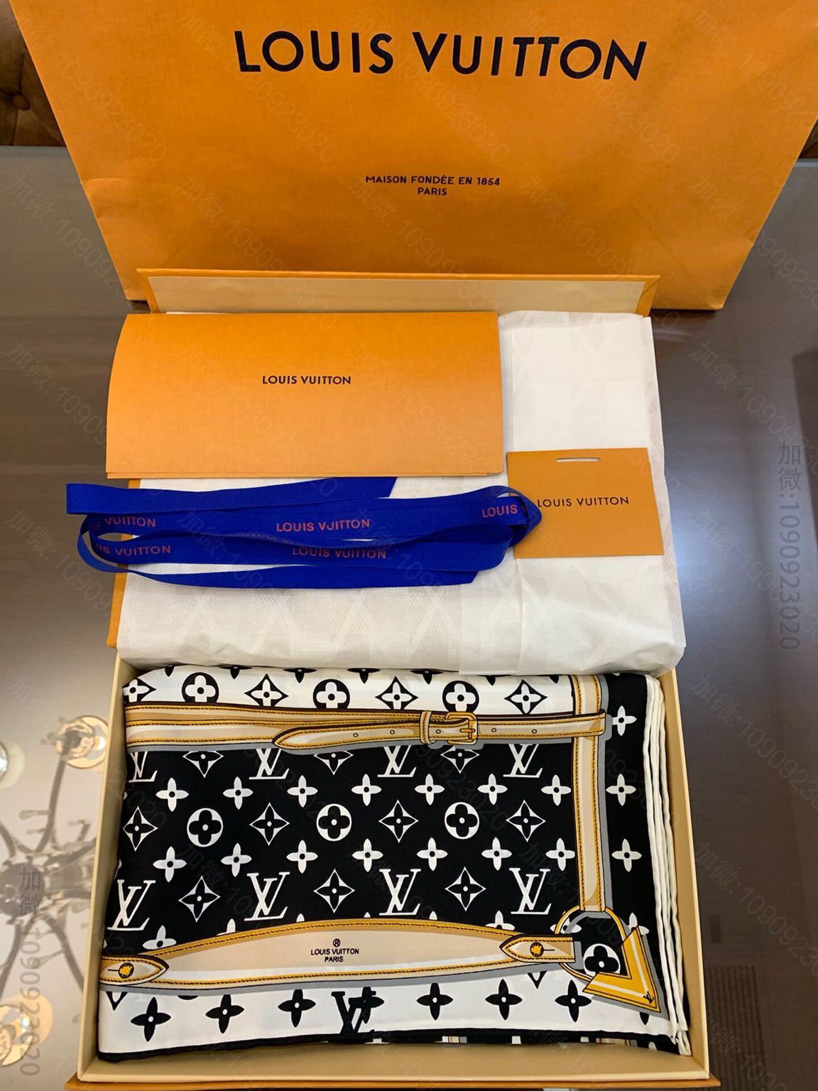 LV路易威登Monogram花纹100%真丝围巾