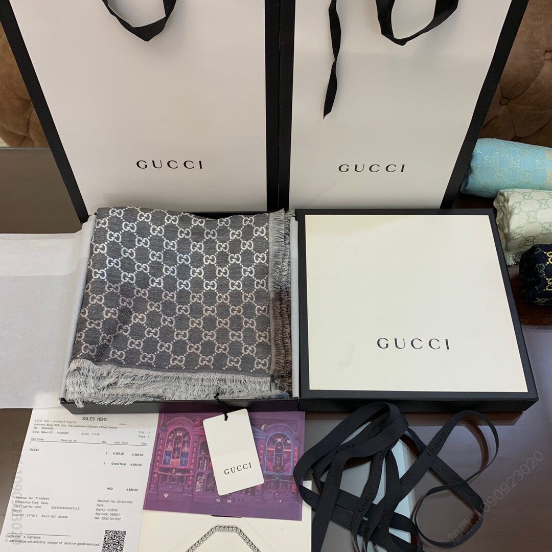 GUCCI古驰GG标识彩虹图案围巾