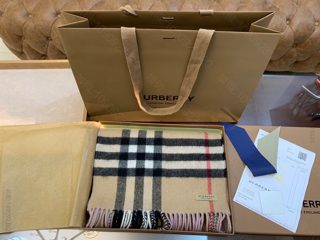 Burberry巴宝莉100%双面羊绒流苏围巾