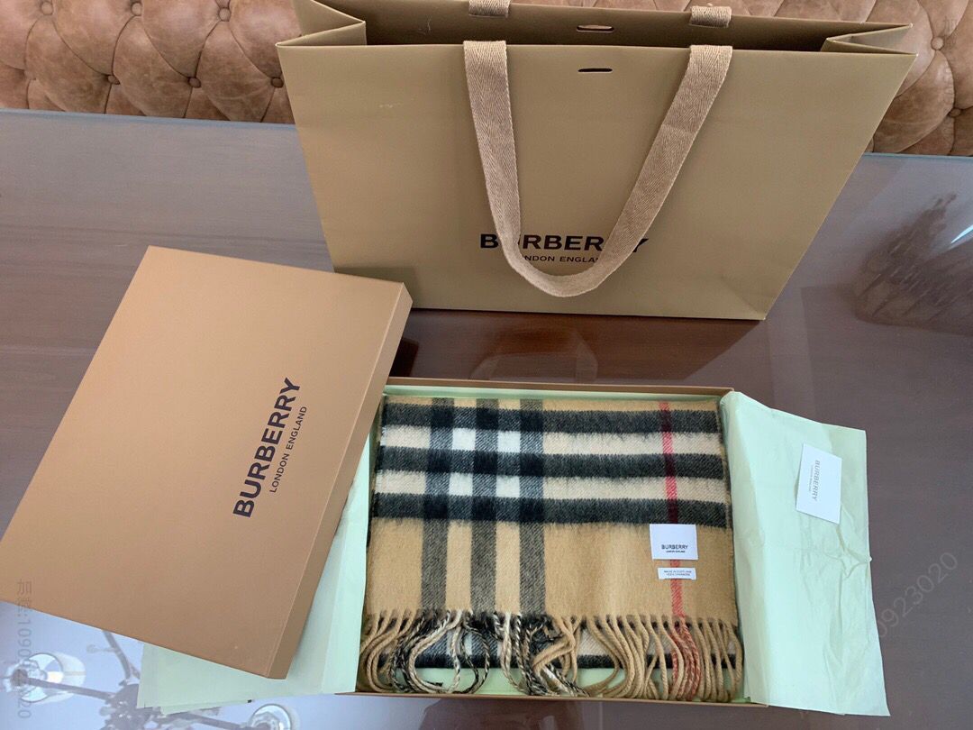 Burberry巴宝莉双面字母Logo格子羊绒围巾