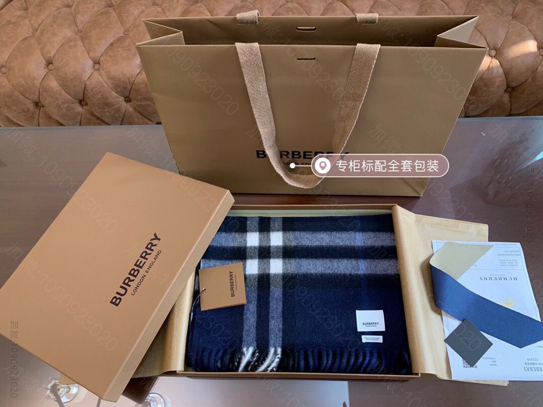Burberry巴宝莉100%经典格纹羊绒围巾