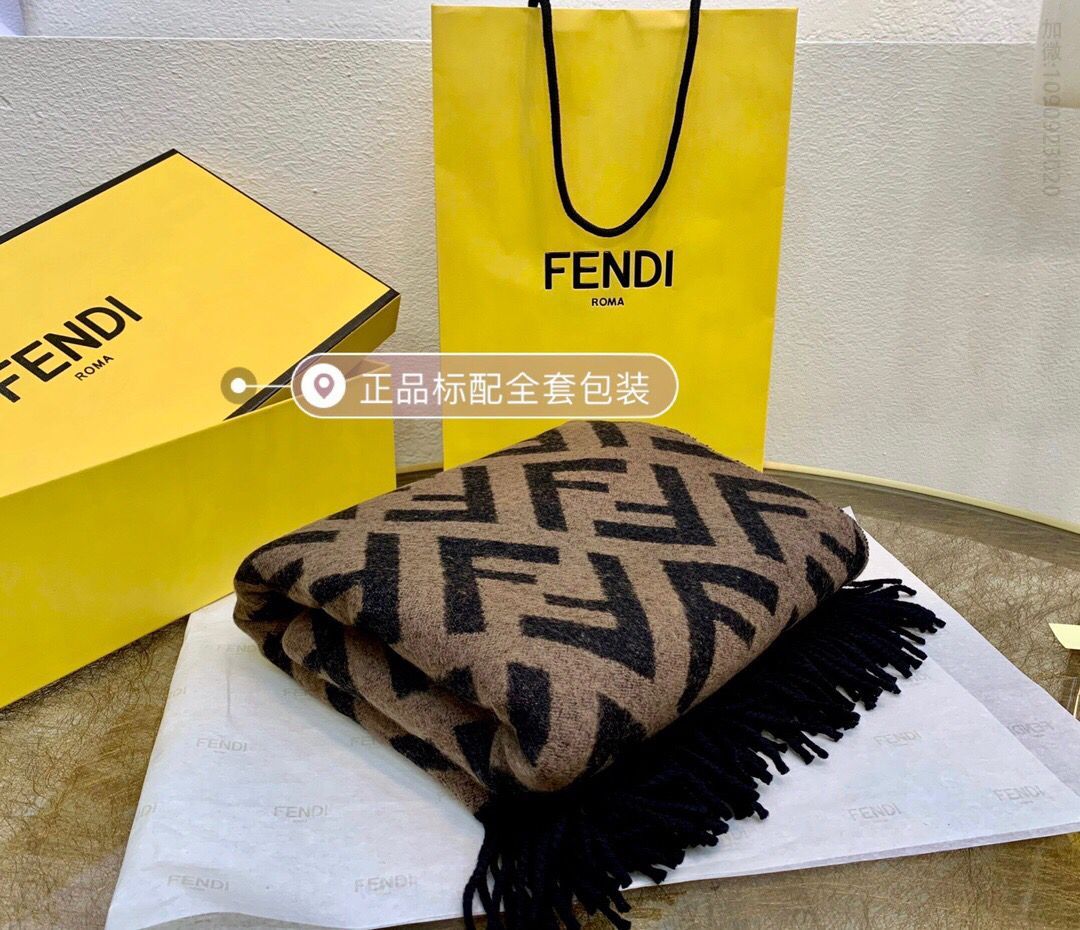 FENDI芬迪羊毛羊绒混纺双面斗篷
