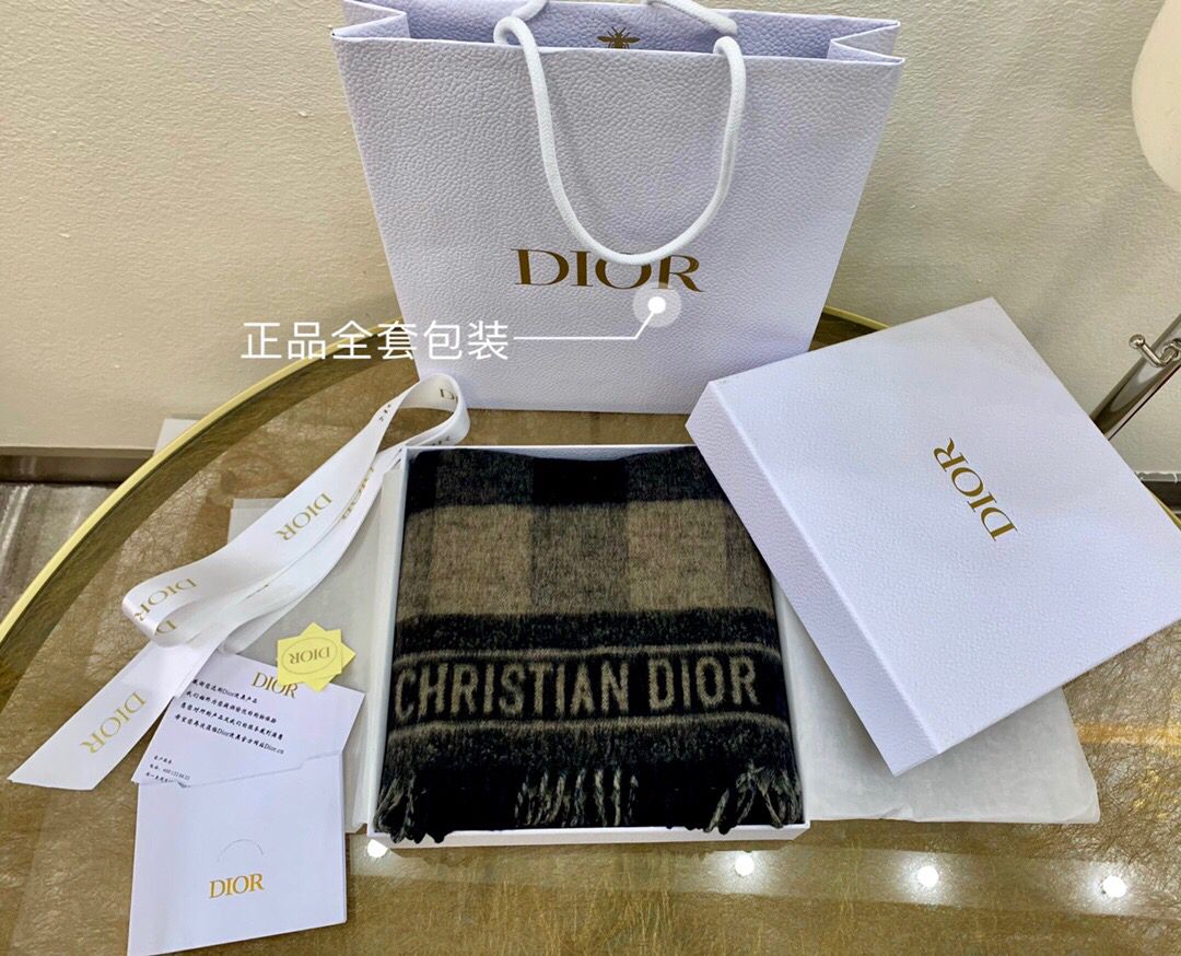 Dior迪奥Check'N'Dior图案格子羊毛兔毛混纺围巾