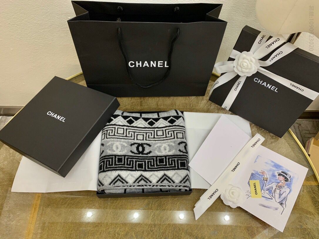 CHANEL香奈儿Chocolate 系列围巾