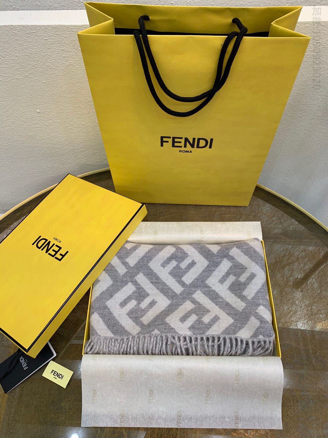 FENDI芬迪FF复古风格羊绒围巾