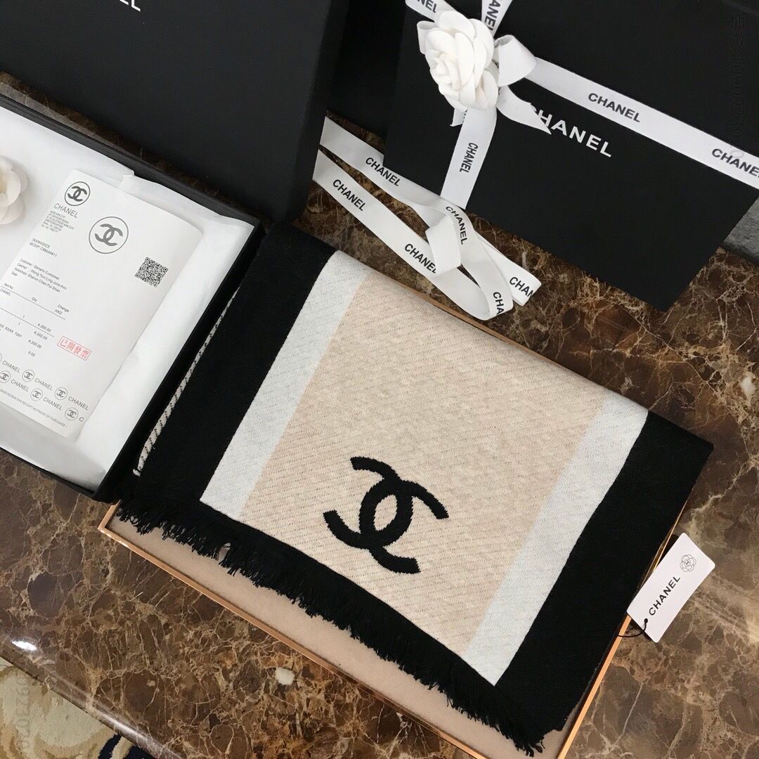 CHANEL香奈儿rainbow系列围巾