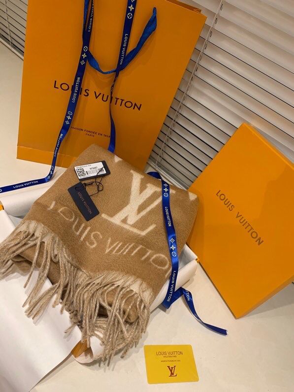 原单LV女款围巾 LV女款围巾 Louis Vuitton 水波纹围巾专柜经典系列款 LV围巾 