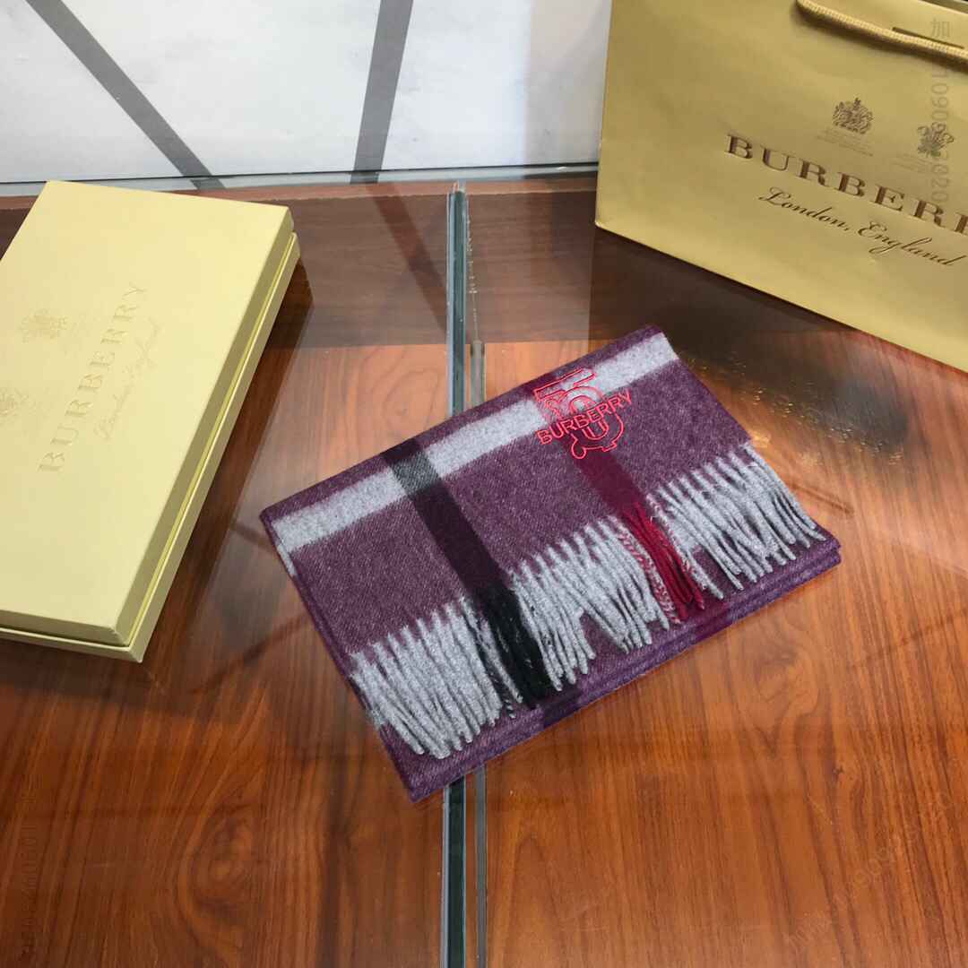 Burberry巴宝莉男女通用款式100%羊绒围巾