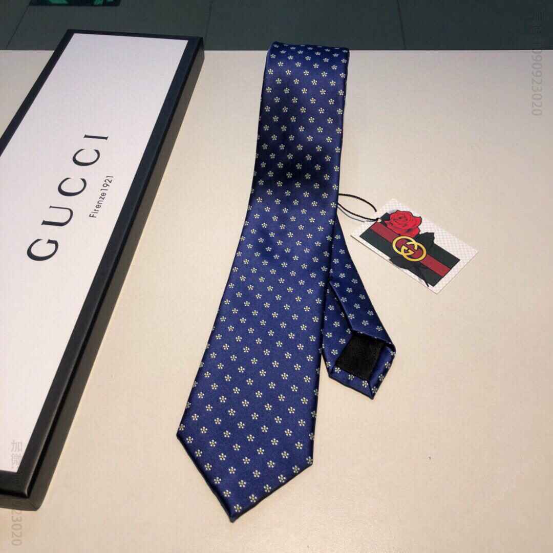 GUCCI古奇100%顶级提花真丝男士老虎头领带