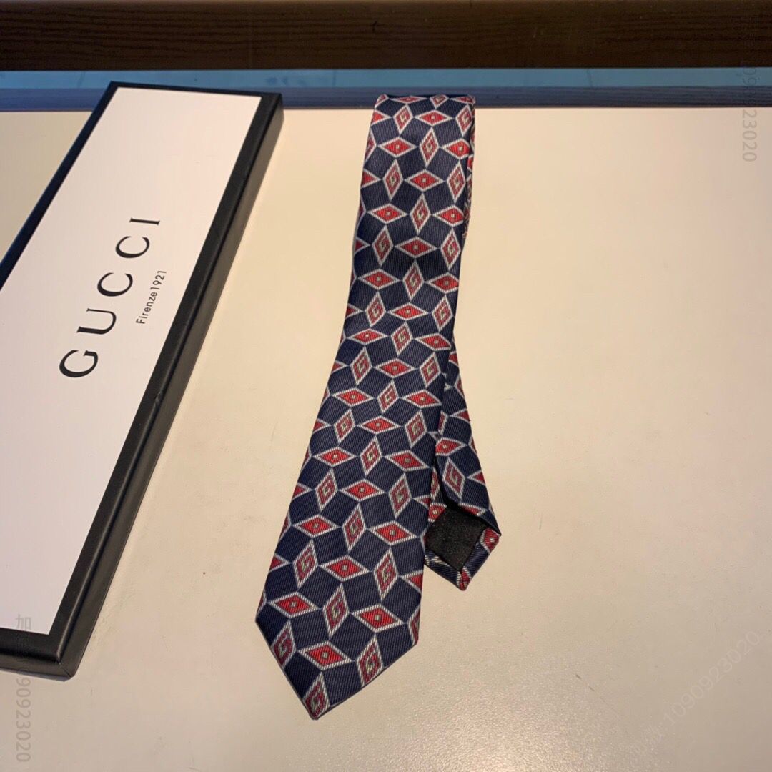 GUCCI古驰对比色正方形字母图案真丝领带