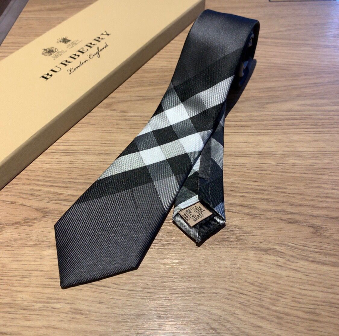 Burberr巴宝莉100%顶级提花真丝Vintage格纹男士领带