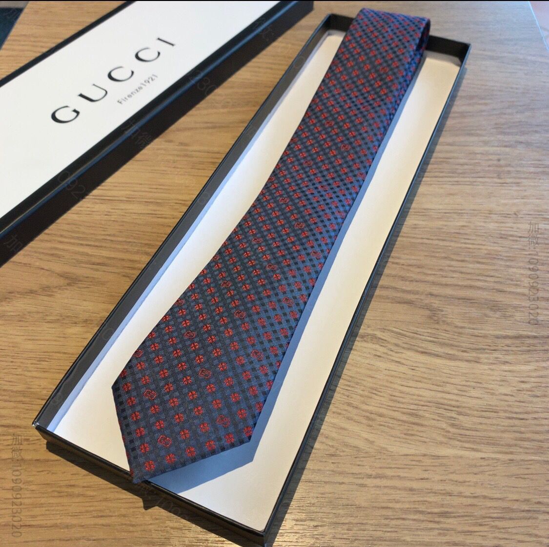 GUCCI古驰三叶草和GG标识图案交替经典格纹图案真丝领带