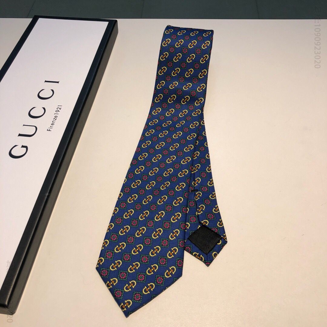 GUCCI古驰标志性马衔扣图案钻石菱格纹领带