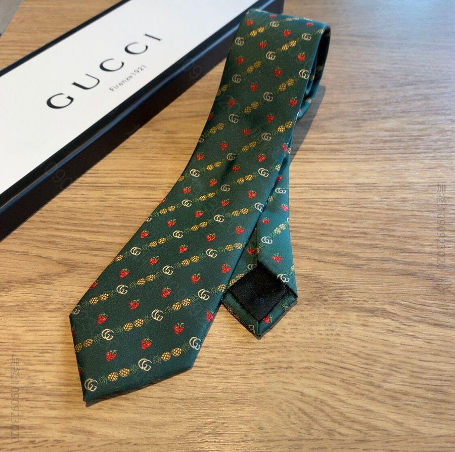 GUCCI古驰菠萝、草莓和双G图案真丝领带