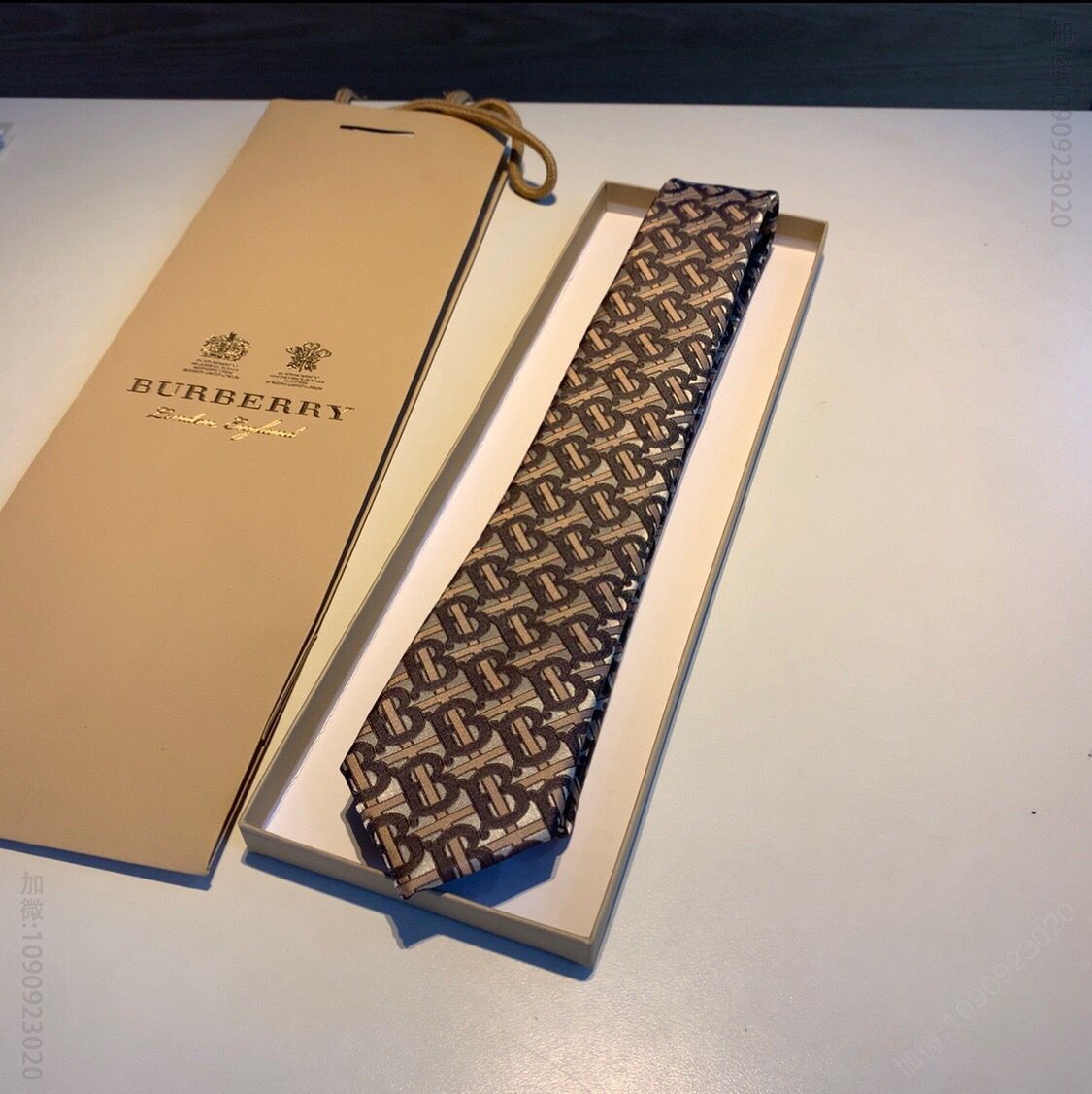 Burberry巴宝莉100%顶级提花真丝TB标志领带