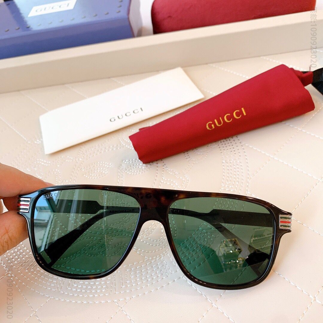 GUCCI古驰方形板材经典logo配色男女通用太阳眼镜