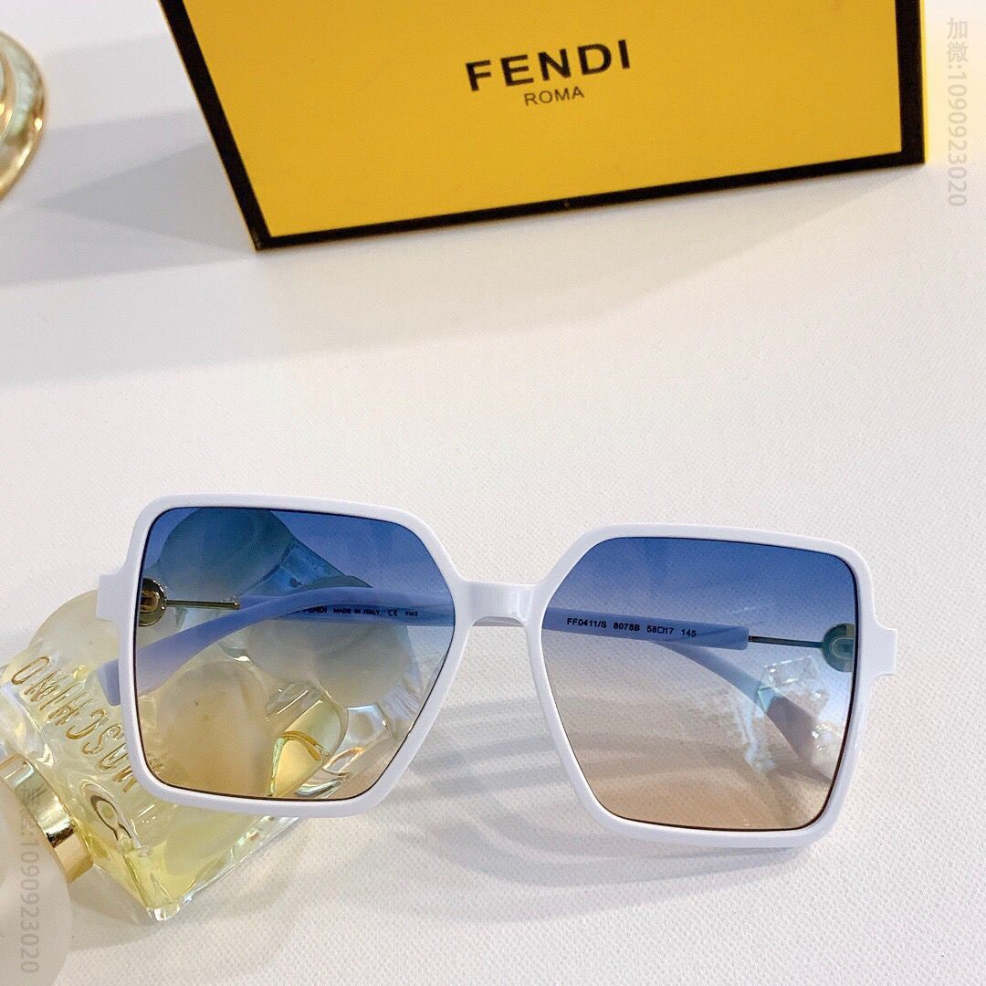 FENDI芬迪方形修饰脸型女士太阳眼镜