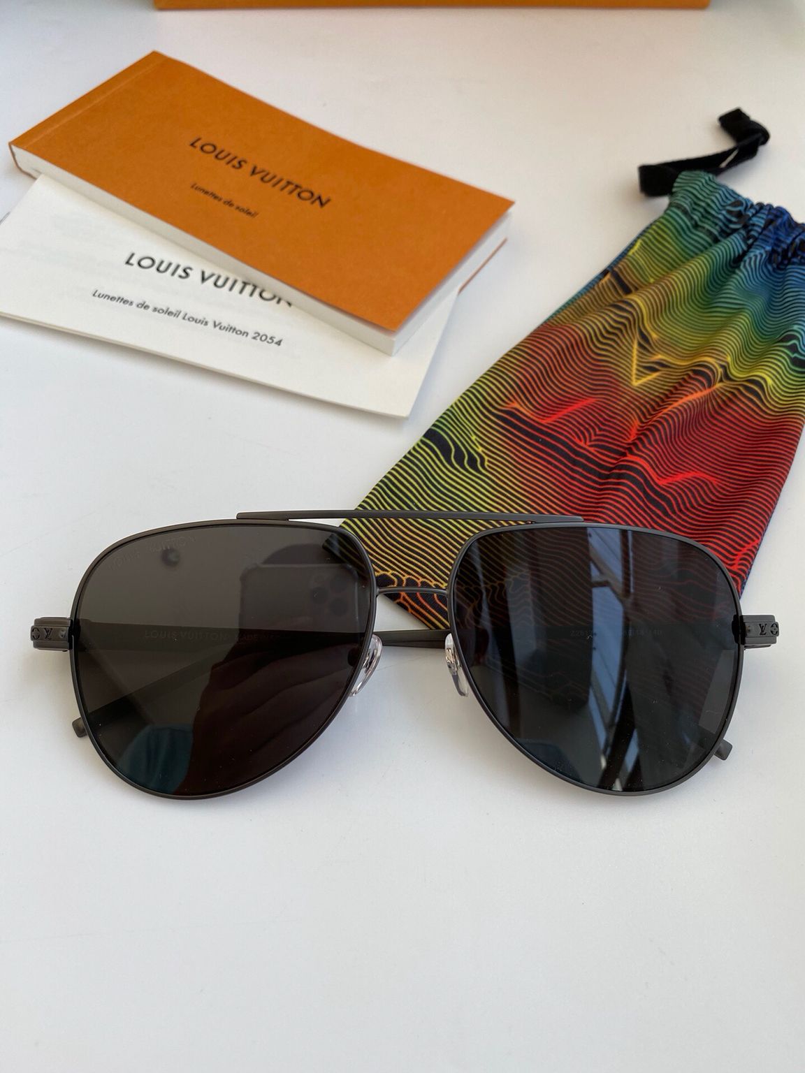 LV路易威登20年夏季新品简约百搭男女通用太阳眼镜
