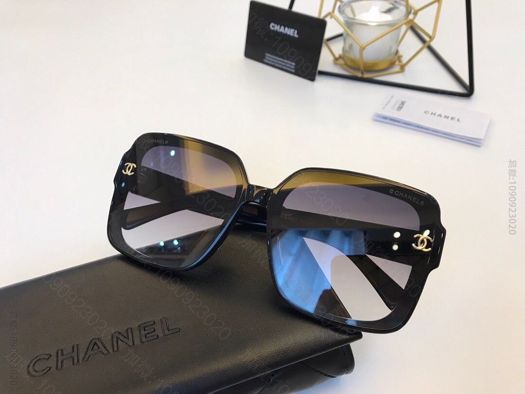 CHANEL香奈儿标志性logo装饰镜片女士太阳眼镜