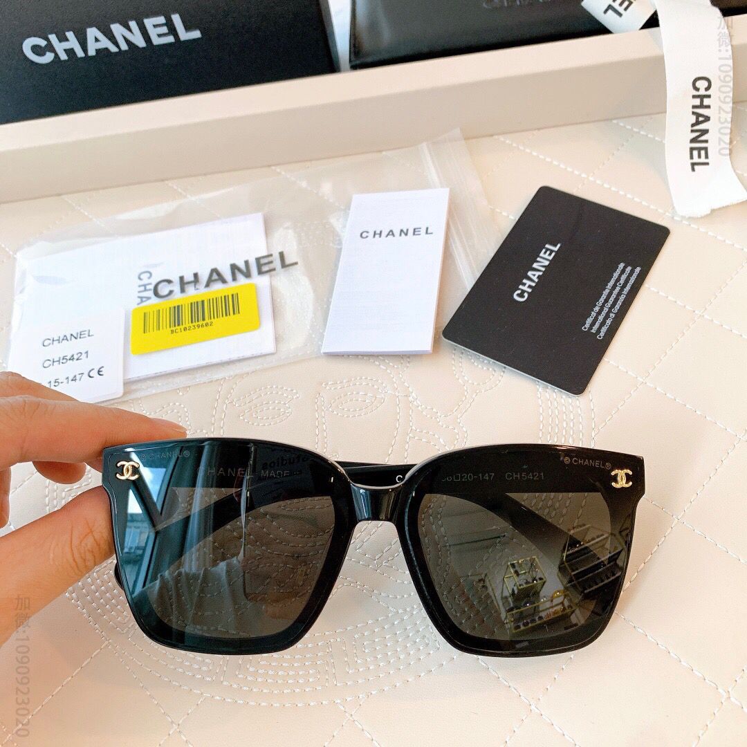 CHANEL香奈儿2023新品香奶奶字母字样镜腿女士太阳眼镜