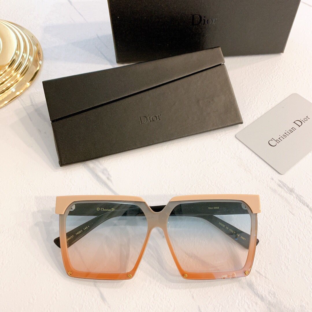 Dior迪奥“老花”字母花纹腿大框太阳眼镜