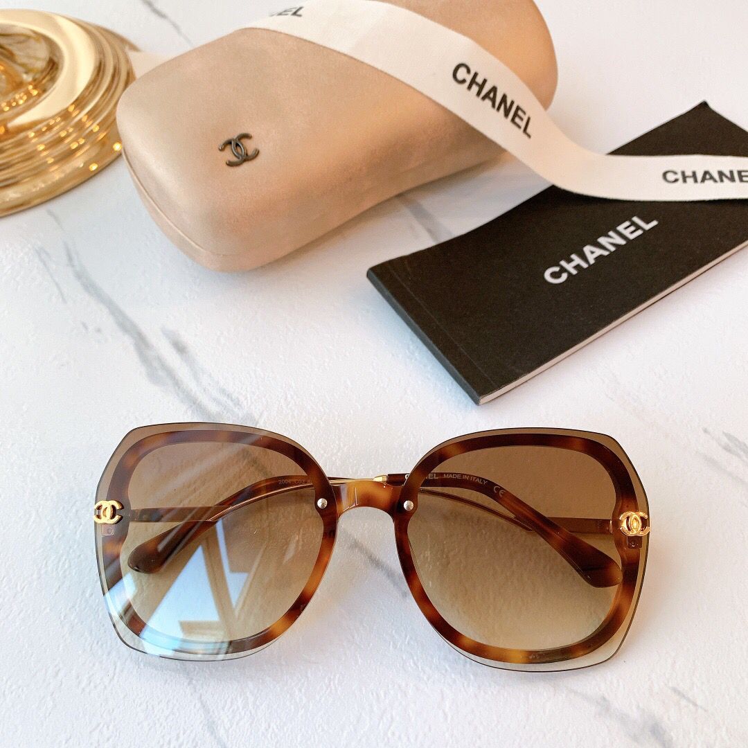 CHANEL香奈儿金属镜腿双C logo装饰太阳眼镜