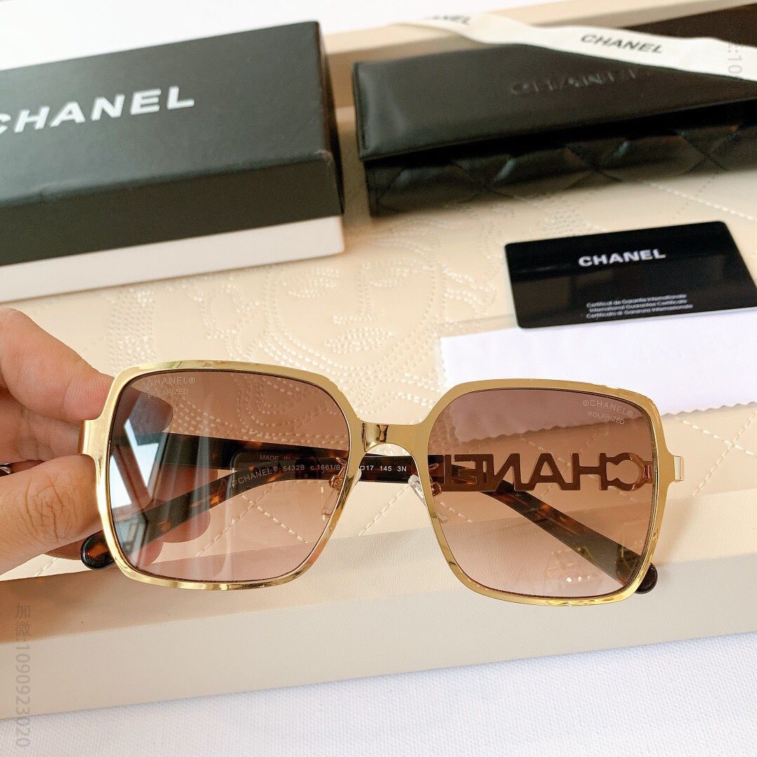 CHANEL香奈儿不对称CHANEL字样logo女士太阳眼镜