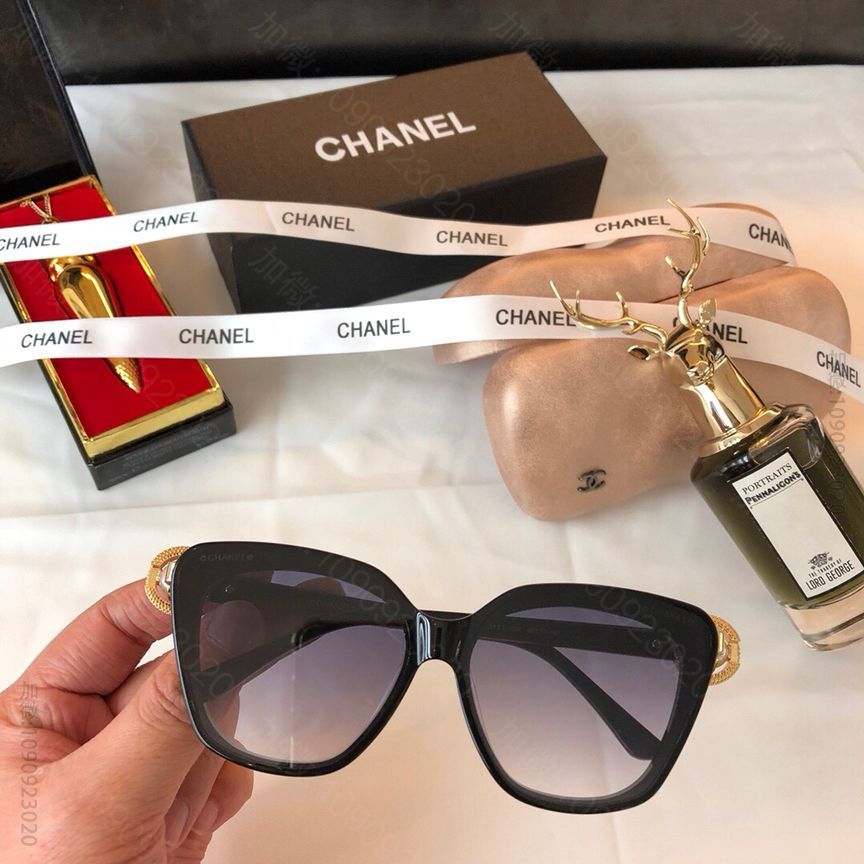 CHANEL香奈儿双C点缀碎钻装饰女士太阳眼镜