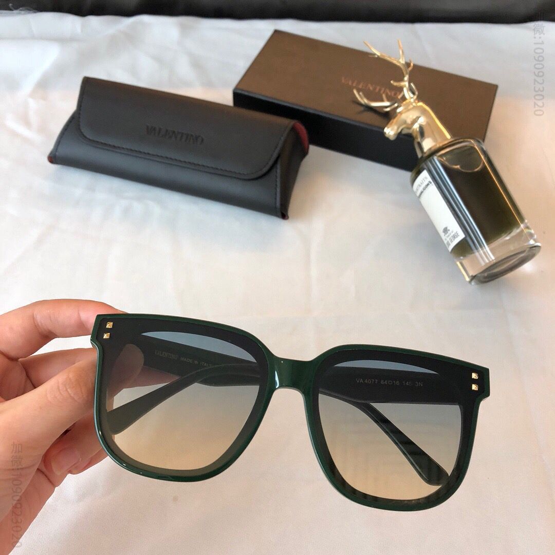 Valentino华伦天奴新款百搭方形男女通用太阳眼镜