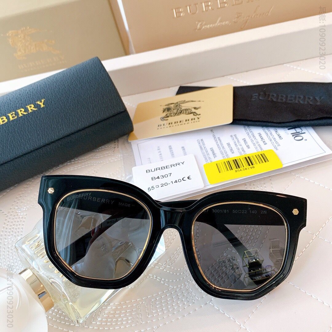 Burberry巴宝莉金属圈拼接男女通用百搭太阳眼镜