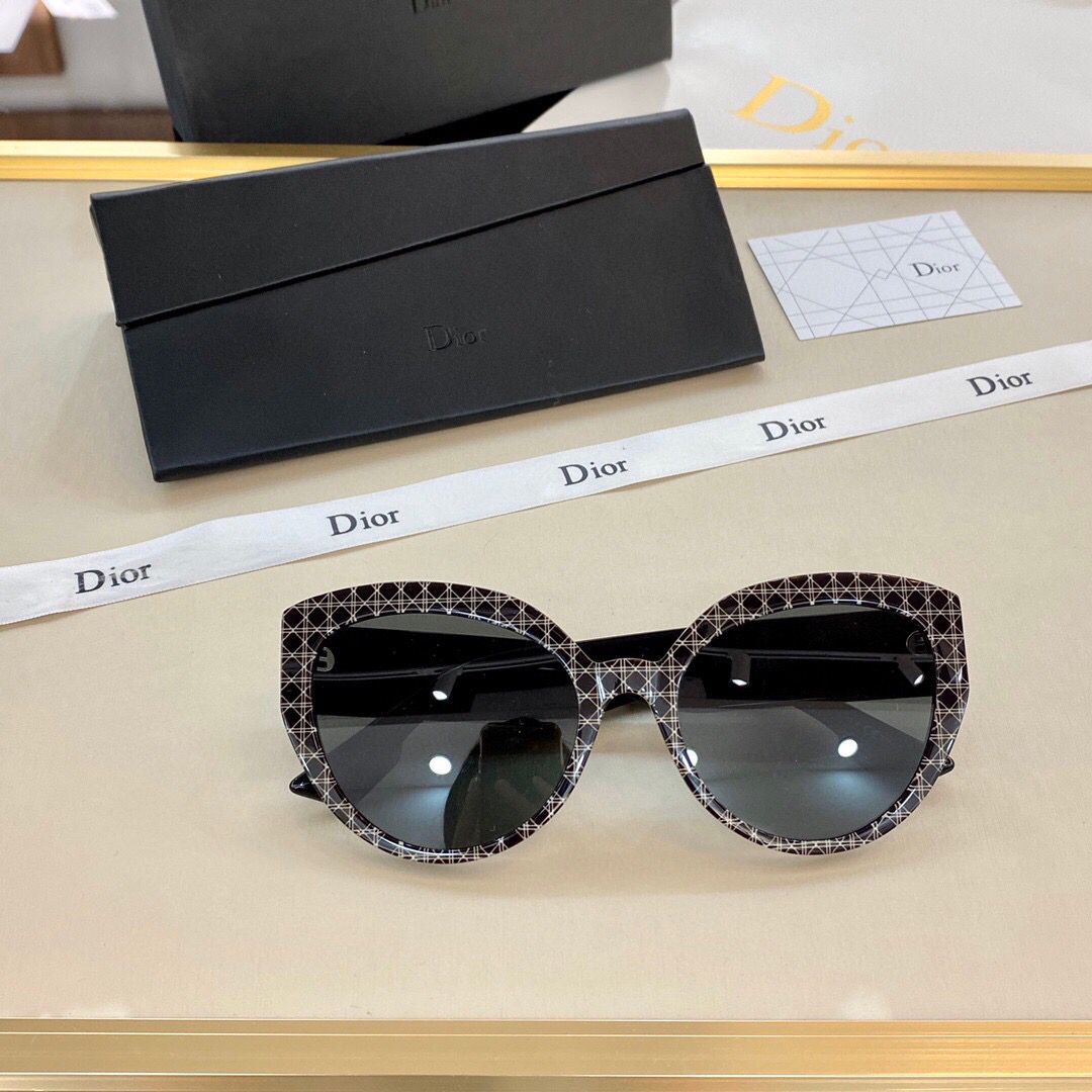 高仿迪奥女士眼镜 Dior迪奥“CD”字母猫眼设计女士太阳眼镜 高仿迪奥女士眼镜批发 
