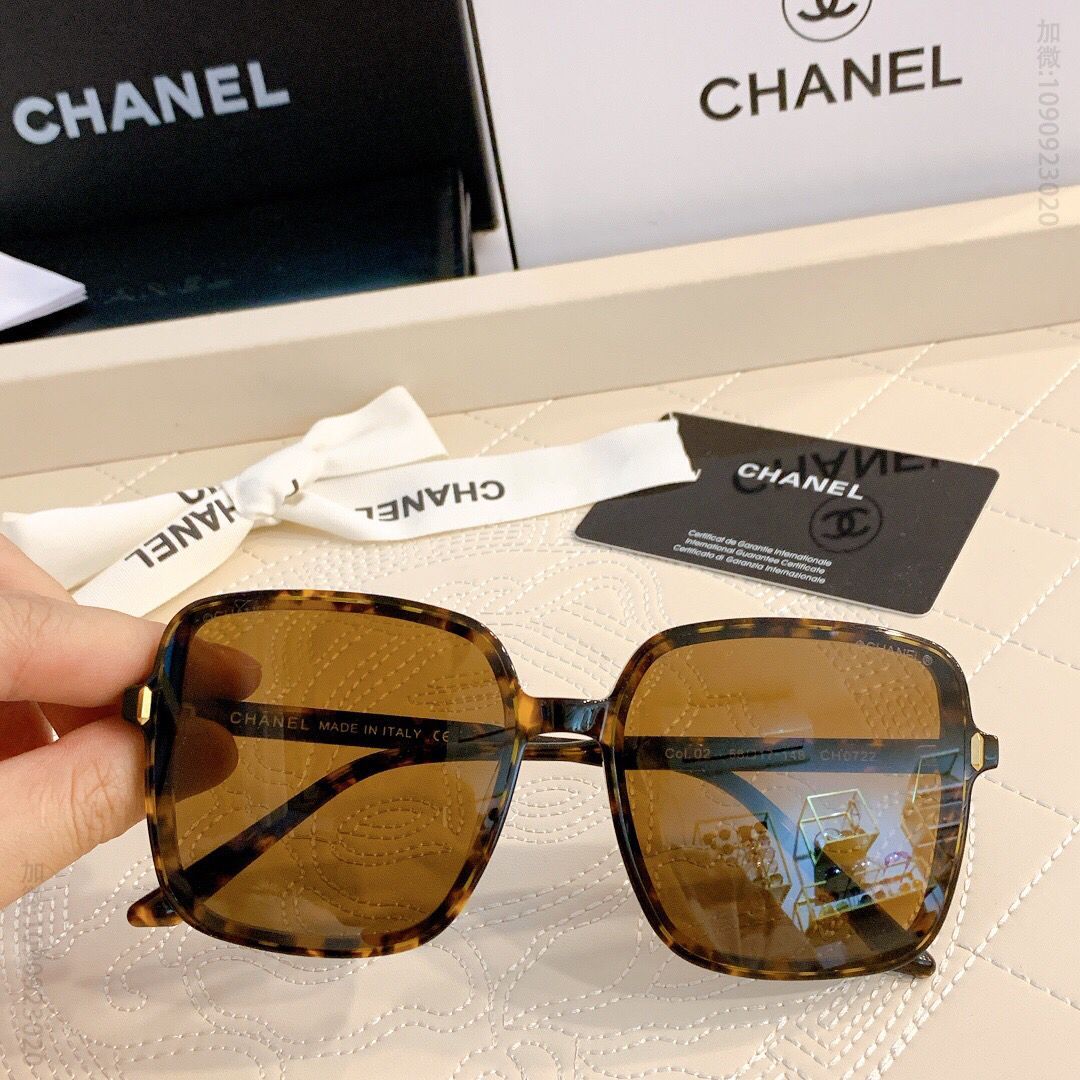 CHANEL香奈儿方形框CHANEL字样女士太阳眼镜