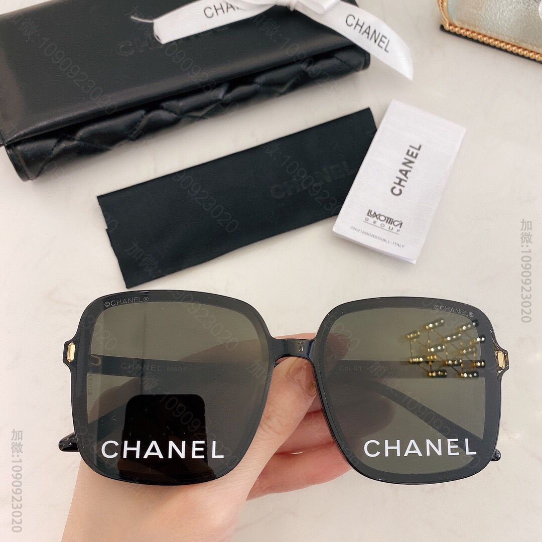 CHANEL香奈儿方形框CHANEL字样女士太阳眼镜