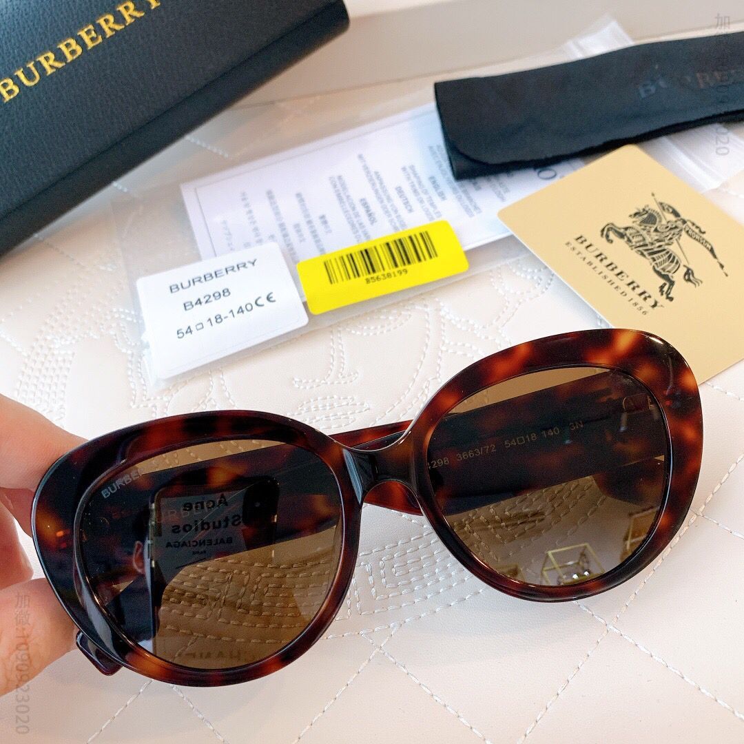 Burberry巴宝莉新logoTB字样男女通用太阳眼镜