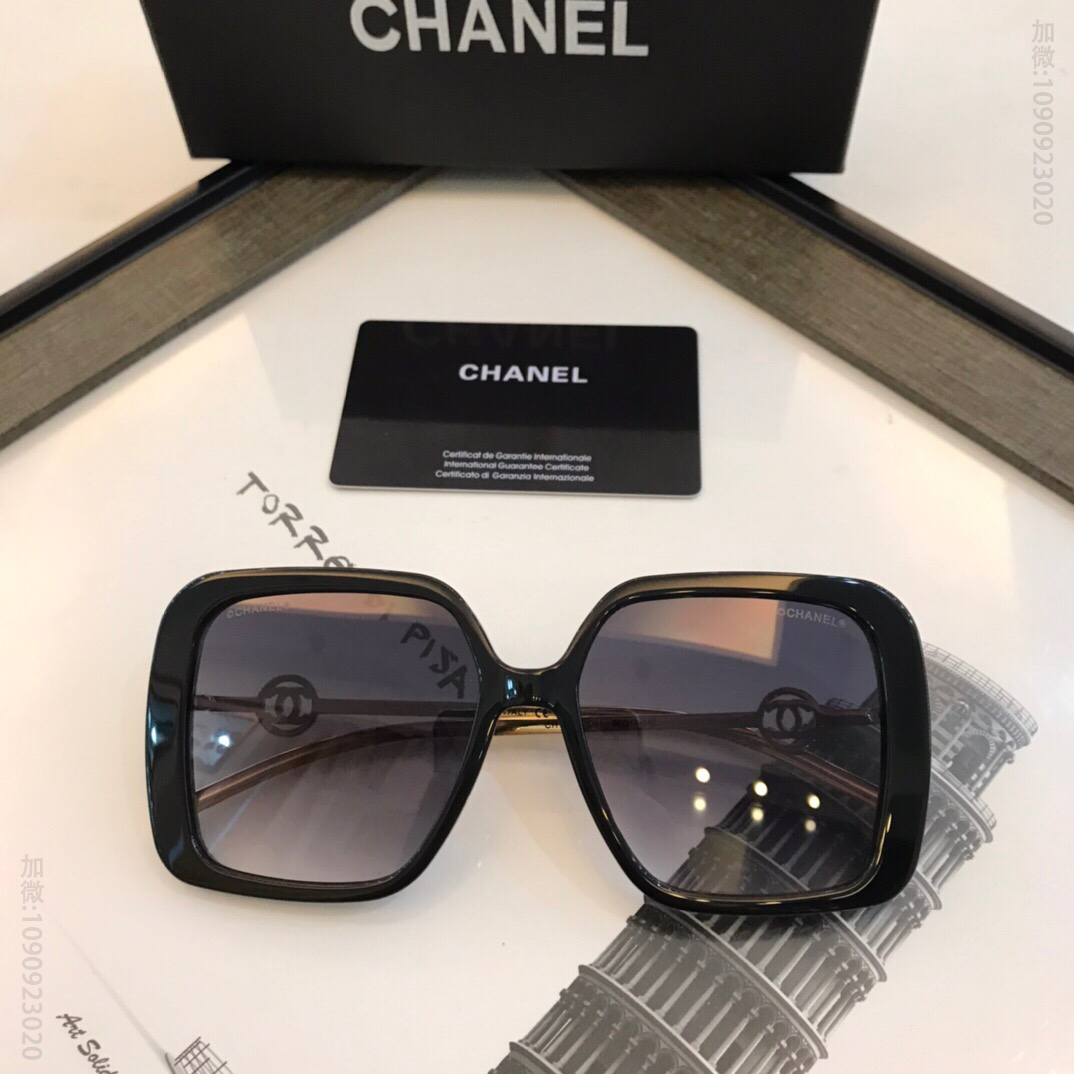 CHANEL香奈儿镜腿点缀logo太阳眼镜
