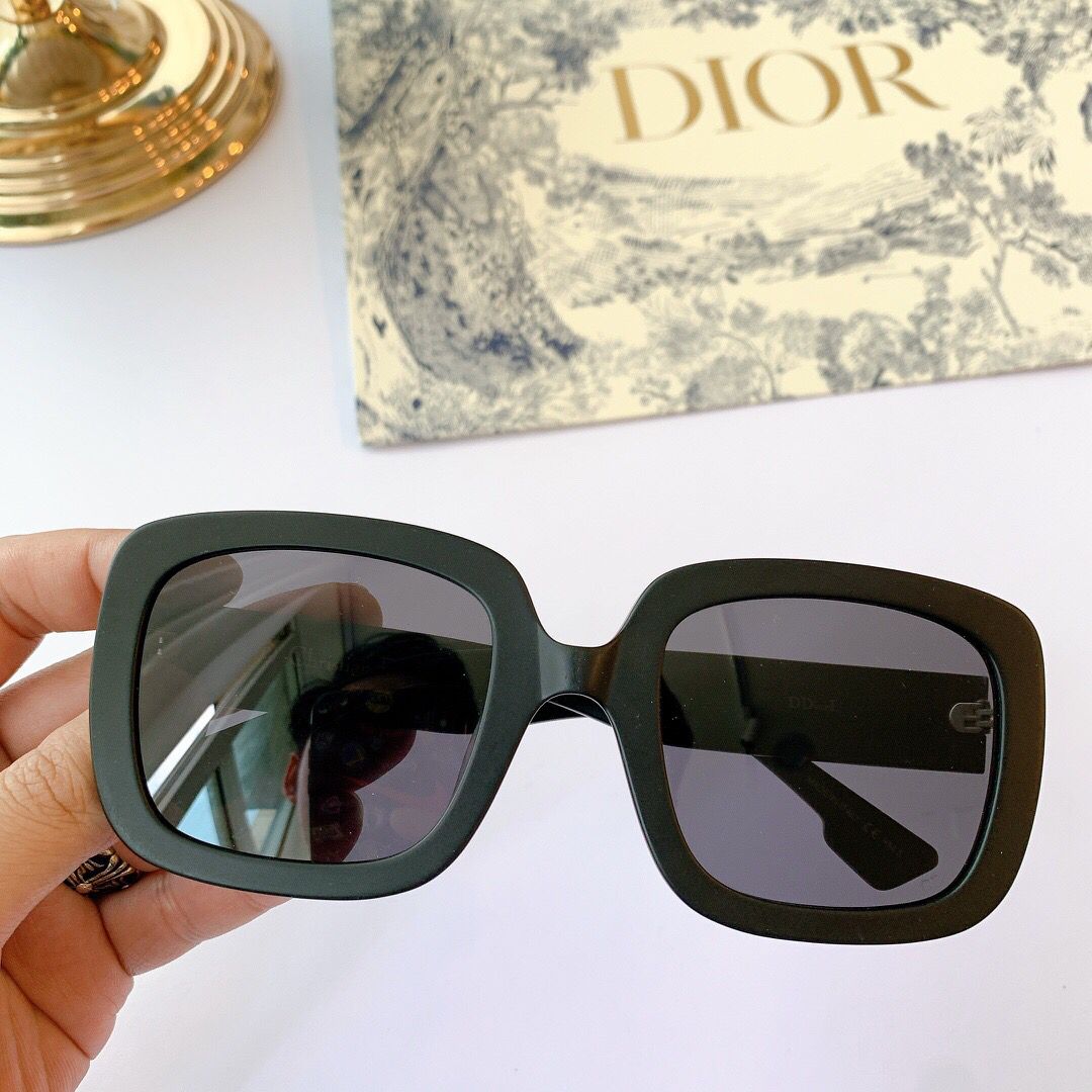 Dior迪奥金属logo镶嵌镜腿男女通用太阳眼镜