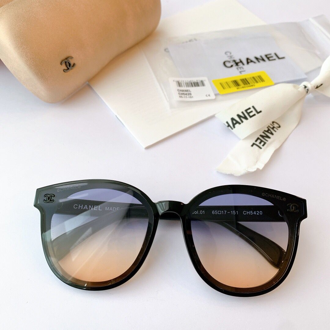 高仿香奈儿女士眼镜 CHANEL女士眼镜货源 香奈儿双C logo CHANEL字样镜腿太阳眼镜 