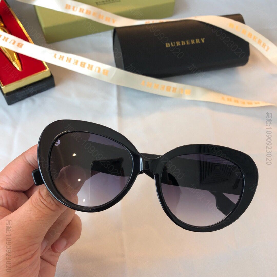 Burberry巴宝莉金色TB专属标识女士太阳眼镜